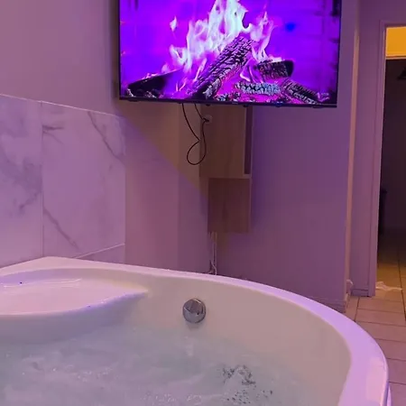 Appartamento Romantic With Private Jacuzzi