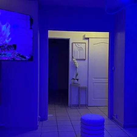 Romantic With Private Jacuzzi Appartamento Noyon