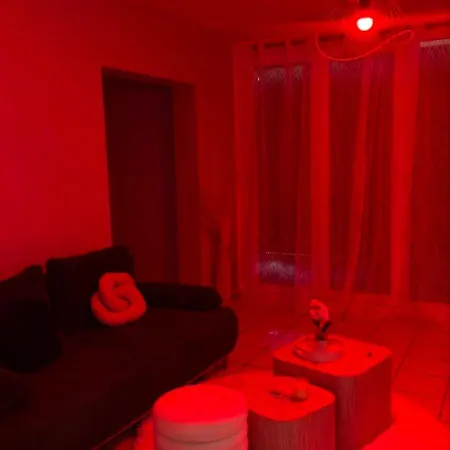 Romantic With Private Jacuzzi Appartamento *
